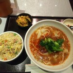 四川料理刀削麺 川府 - 