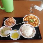 福臨 - 日替りランチB麻婆豆腐＋鶏唐揚（２コ）定食