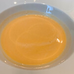 RISTORANTE IMAI - スープ：バターナッツカボチャのポタージュ カボチャのほのかな甘みがいいですね。濃厚ではなく、わりとさっぱりとたスープ。