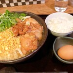 七弐八製麺 - 鶏すきうどん大盛り