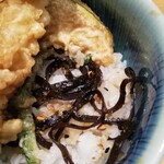 萬吉禎 - 天丼には、切り昆布。