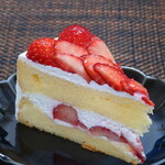 Cafe La MILLE - 苺たっぷりショートケーキアップ