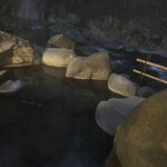 山荘 天水 - 川辺の露天風呂