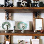 ROLL - 店内は作家さんの作品が並ぶ３