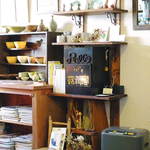 ROLL - 露潤瑠 店内
      