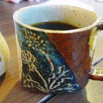 ROLL - カップが良いので美味しいコーヒーです。
      178KB (1333 x 749)
      