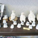 ROLL - 店内は作家さんの作品が並ぶ５
      