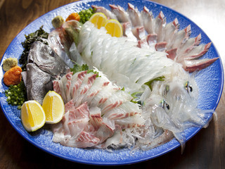 Senkei - 地元の漁師から仕入れた、旬の天然地魚がぞんぶんに味わえます