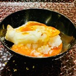 富小路 やま岸 - ◎特別に目玉焼きを作って貰い、卵かけご飯にして頂く。