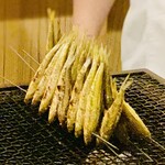 富小路 やま岸 - ◎ホンモロコを立ててモロコマスツリーと呼んでいる（笑）