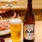 富小路 やま岸 - ◎ビールで喉を潤す。