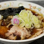 青島食堂 司菜 - 青島ラーメン＋薬味刻みねぎ５０円