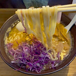 渦雷 - 麺は北海道産「春よ恋」や「キタホナミ」を使用した自家製多加水麺