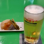 たい焼き海の駅国分浜 - ドリンク写真:生ビール￥550円(最初の１杯におつまみ付き)