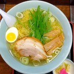 金丸本店 - 鶏塩らーめん大盛！綺麗だすなぁ‼️