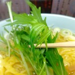 金丸本店 - あっしは水菜のシャキシャキ感が好きだす❗️