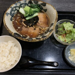 Chuugoku Shisem Menhanten Ittou - 麺定食(豚の角煮ラーメン)❗️