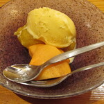 玄斎 - 七味唐辛子のアイスクリーム あわ麩