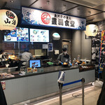 豊洲食堂 - 海老名サービスエリアのフードコート内にお店は
            
            あります。