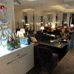 LUXURY BAR＆CAFE MILAS - モエ飲もうぜーってなりそう