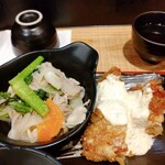 Fukunotori - 日替わりメニュー　豚と青菜のしお炒め、鶏南蛮　アップ