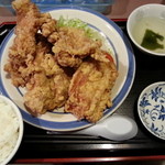 サウスヴィラ - からあげ５定食（８９０円）です。（２０１２年１２月）