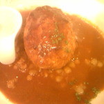 ハンバーグの隣にあるのが温泉卵