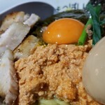 塩そば専門店 桑ばら - 鮑の肝あん肝卵黄の混ぜそば