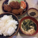 かねひで - 2012.12　ヒレかつ定食　￥1300-　定食には(擂り黒ごま　漬物　ご飯　味噌汁)付き