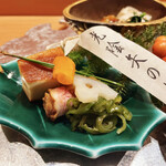 日本料理 永代 - 奥の厚焼き玉子が甘くてデザートだった。おいしい。