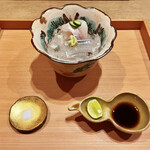 日本料理 永代 - お塩とお醤油。