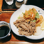 のらや - 牛肉ごぼう天ぶっかけうどん