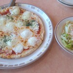 Saizeriya - バッファローモッツアレラのピザ