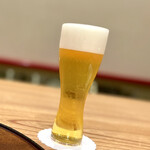 柚木元 - 先ずは、生ビールを頂きます。ソムリエである奥様の地元のワインも頂きたかったが、なにせ今はアルコール禁止中の身、申し訳ないです。