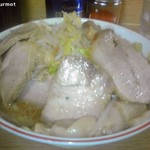 ラーメン二郎 - ラーメン豚入り 「ヤサイスクナメアブラニンニク」(800円) 2012/12