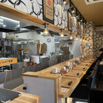 これだ‼製麺 - 清潔感溢れる店内