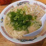 まるうまラーメンぷらっと博多No.1 - 素ラーメン420円＋もやし50円税込