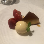 麤皮 - ５種から選べるデザート　アイスクリームはとっても濃厚　福岡の苺は甘い中に仄かな酸味　プリンは硬めで濃厚