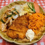 ひかり食堂 - 令和3年12月
日替わり定食(豚の生姜焼き＋魚フライ＋ご飯＋みそ汁) 800円