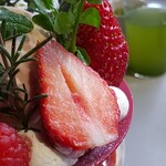 PATISSERIE ASAKO IWAYANAGI - パルフェビジュー　ドゥ　ノエル