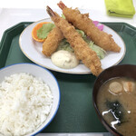 Uminosachiresutorambaikingu - エビフライ定食　これで580円！