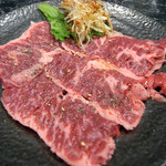 塩ハラミ（ピリ辛のねぎを巻いて召し上がれ）950円