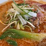 金龍ラーメン - 具材アップ