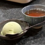 ふぐ屋とら乃介 - デザートとほうじ茶