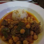 アセナ - 牛肉とひよこ豆のトマト煮込み