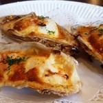 ビストロカフェ ミルフィーユ - 牡蠣のチーズのせオーブン焼き