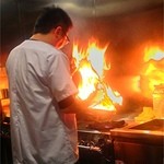 Uotora - 料理の鉄人です！
      ミノを焼いています。
