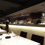RESTAURANT L’ESPRIT DE CHEVALIER - 地下はLuxuryな雰囲気