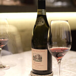 RESTAURANT L’ESPRIT DE CHEVALIER - 魚料理に赤ワインを合わせて