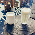 山里の湯 - 左:飯田高原 おいしいミルク
右:自家製 バナナミルク
